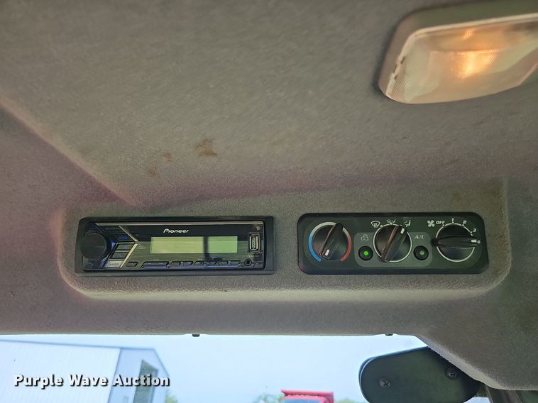 image for item DO4385 Kubota M7060D  MFWD tractor