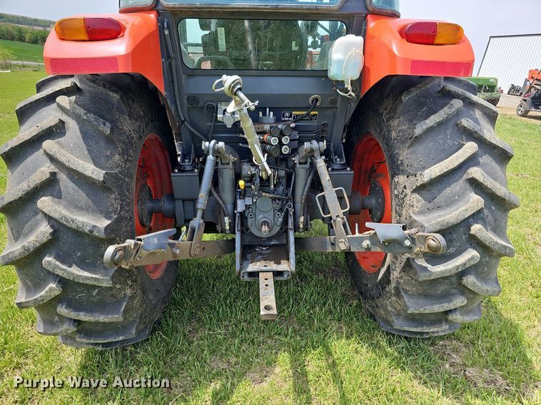 image for item DO4385 Kubota M7060D  MFWD tractor