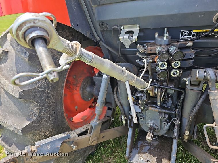 image for item DO4385 Kubota M7060D  MFWD tractor