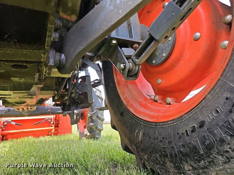 image for item DO4385 Kubota M7060D  MFWD tractor