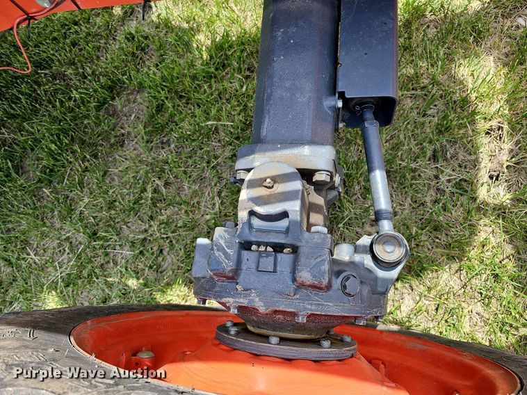 image for item DO4385 Kubota M7060D  MFWD tractor