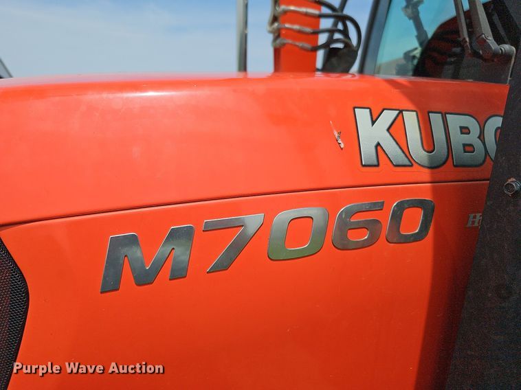 image for item DO4385 Kubota M7060D  MFWD tractor