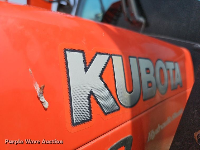 image for item DO4385 Kubota M7060D  MFWD tractor