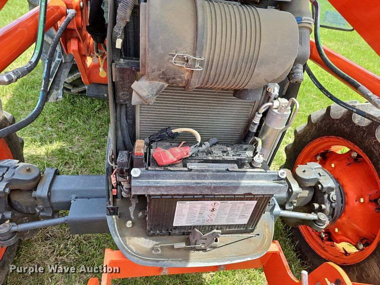 image for item DO4385 Kubota M7060D  MFWD tractor