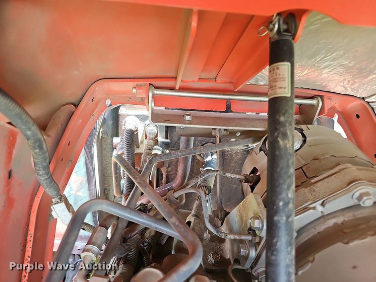 image for item DO4385 Kubota M7060D  MFWD tractor