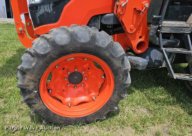 image for item DO4385 Kubota M7060D  MFWD tractor