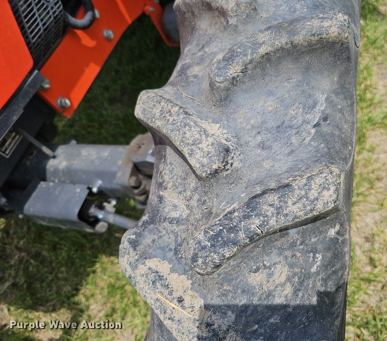 image for item DO4385 Kubota M7060D  MFWD tractor