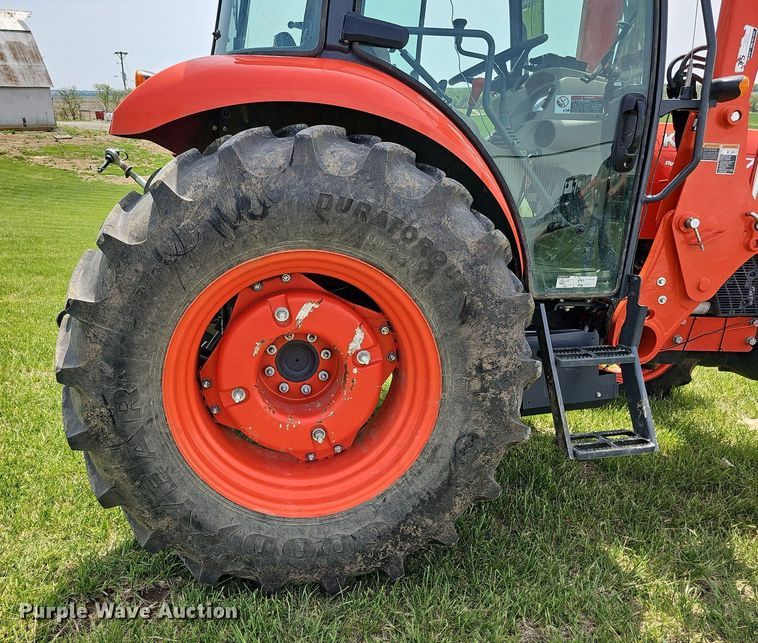 image for item DO4385 Kubota M7060D  MFWD tractor