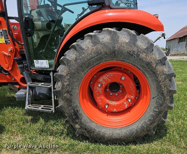 image for item DO4385 Kubota M7060D  MFWD tractor