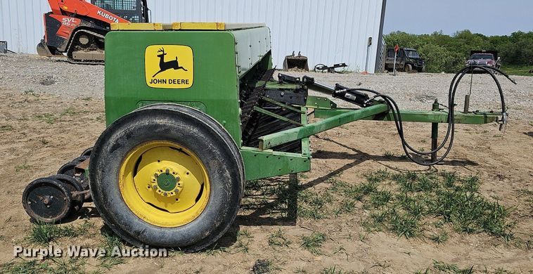 image for item DO4386 John Deere 8350  grain drill
