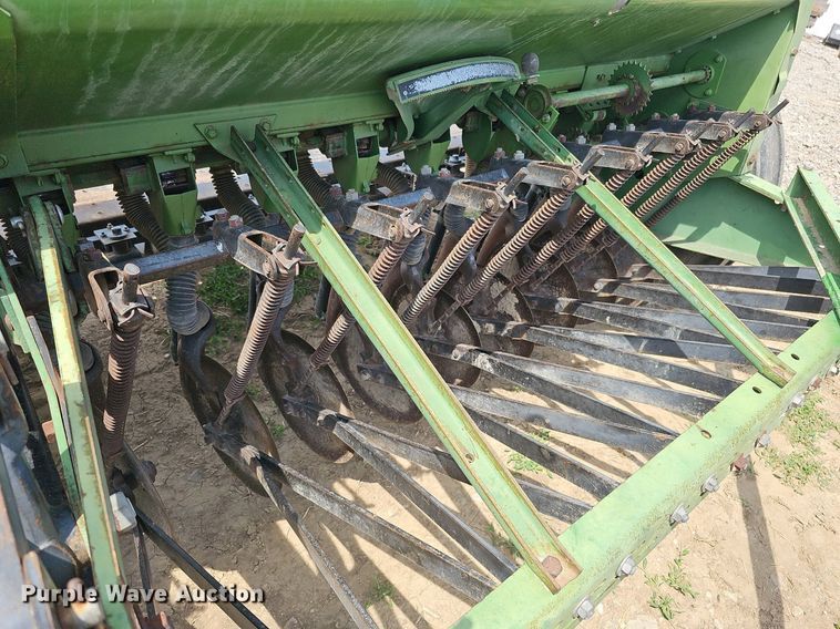 image for item DO4386 John Deere 8350  grain drill