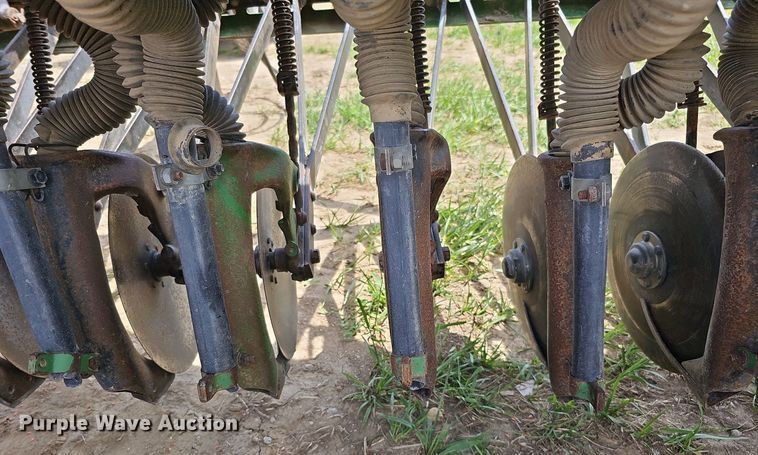 image for item DO4386 John Deere 8350  grain drill