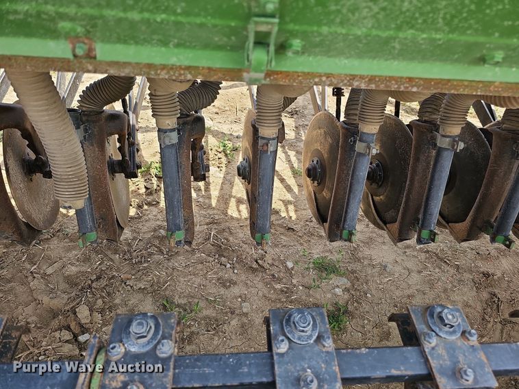 image for item DO4386 John Deere 8350  grain drill