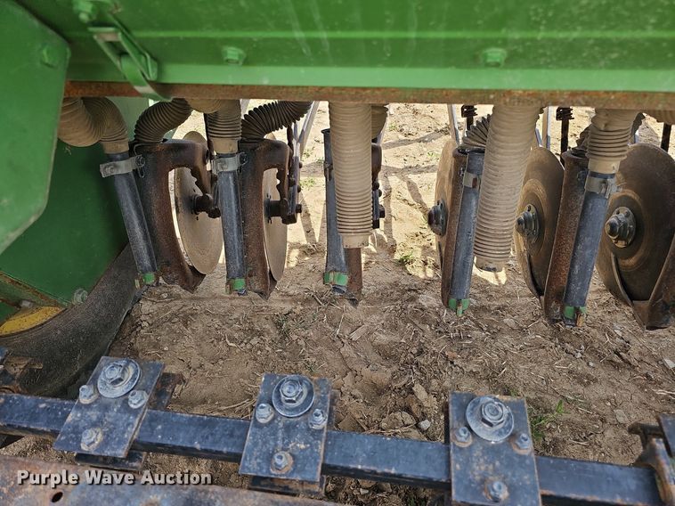 image for item DO4386 John Deere 8350  grain drill