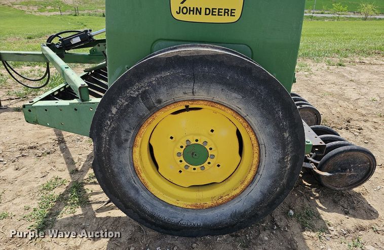 image for item DO4386 John Deere 8350  grain drill