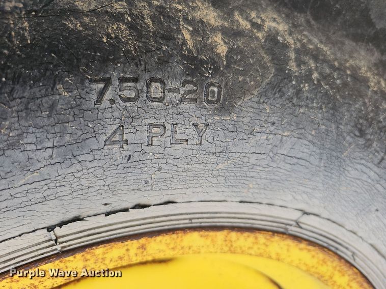 image for item DO4386 John Deere 8350  grain drill