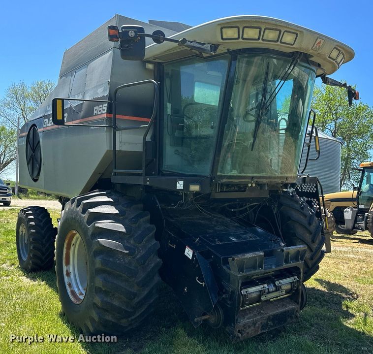 image for item DO4938 2006 Gleaner R65  combine