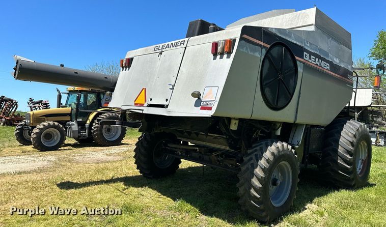 image for item DO4938 2006 Gleaner R65  combine