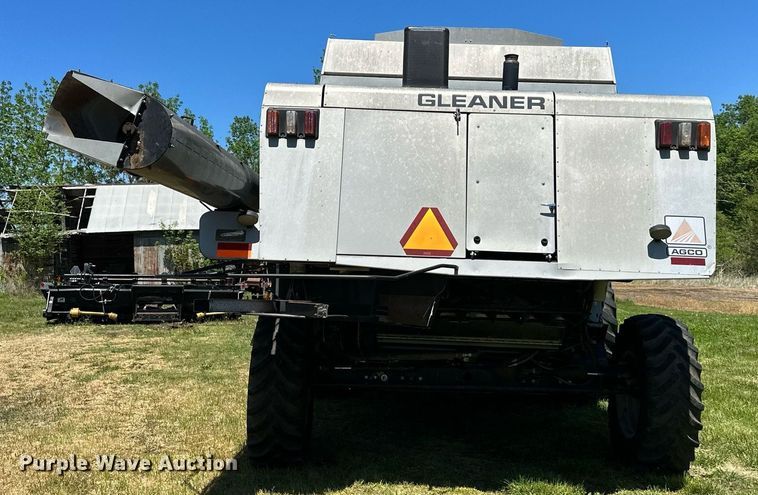 image for item DO4938 2006 Gleaner R65  combine