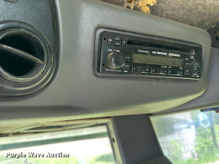 image for item DO4938 2006 Gleaner R65  combine