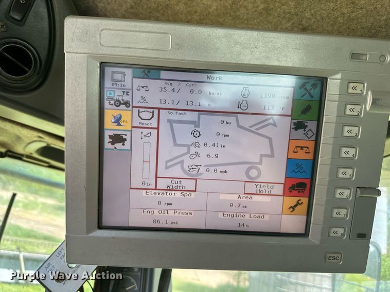 image for item DO4938 2006 Gleaner R65  combine