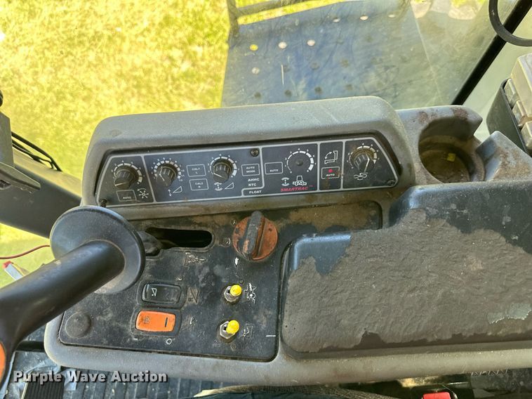 image for item DO4938 2006 Gleaner R65  combine