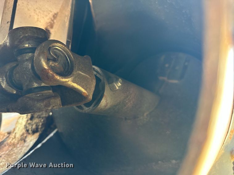 image for item DO4938 2006 Gleaner R65  combine