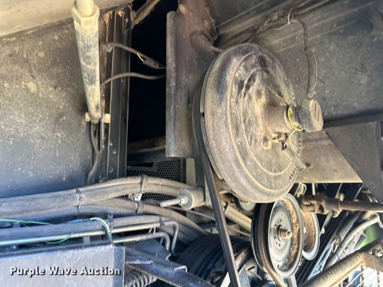 image for item DO4938 2006 Gleaner R65  combine