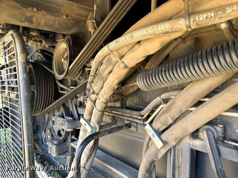 image for item DO4938 2006 Gleaner R65  combine