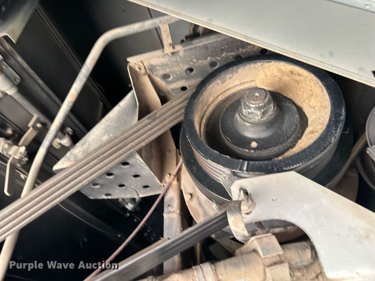 image for item DO4938 2006 Gleaner R65  combine