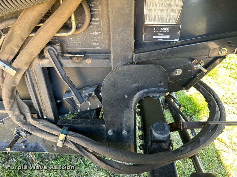 image for item DO4938 2006 Gleaner R65  combine