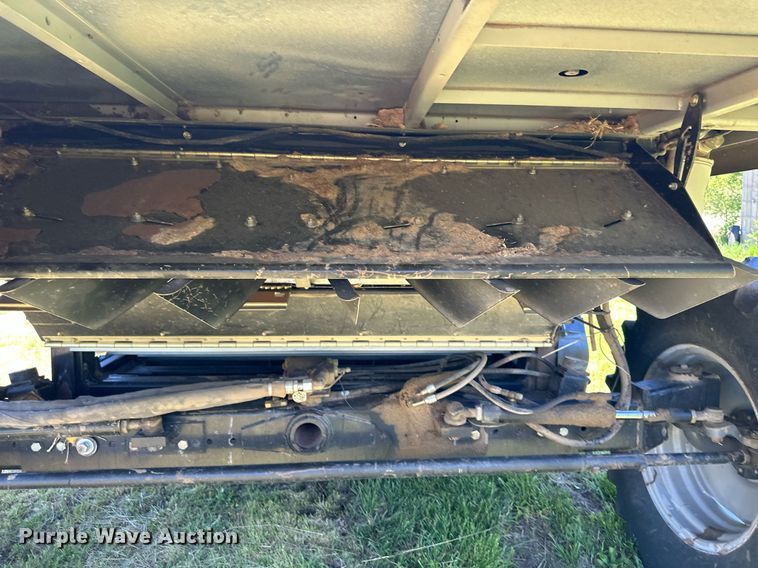 image for item DO4938 2006 Gleaner R65  combine