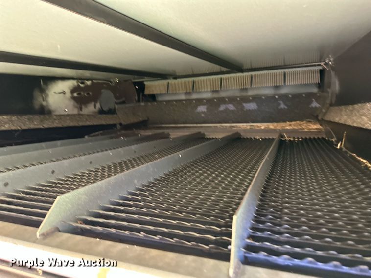 image for item DO4938 2006 Gleaner R65  combine