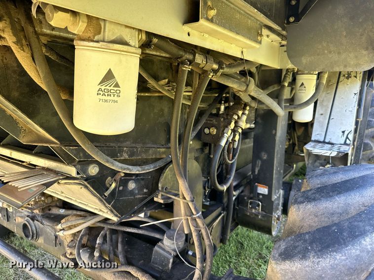 image for item DO4938 2006 Gleaner R65  combine