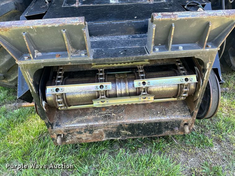 image for item DO4938 2006 Gleaner R65  combine