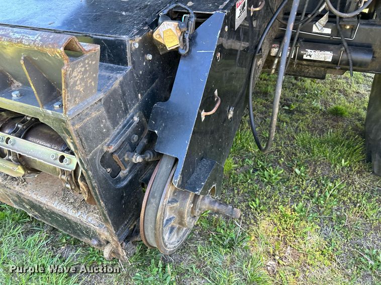 image for item DO4938 2006 Gleaner R65  combine