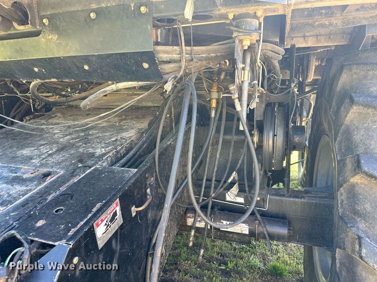 image for item DO4938 2006 Gleaner R65  combine