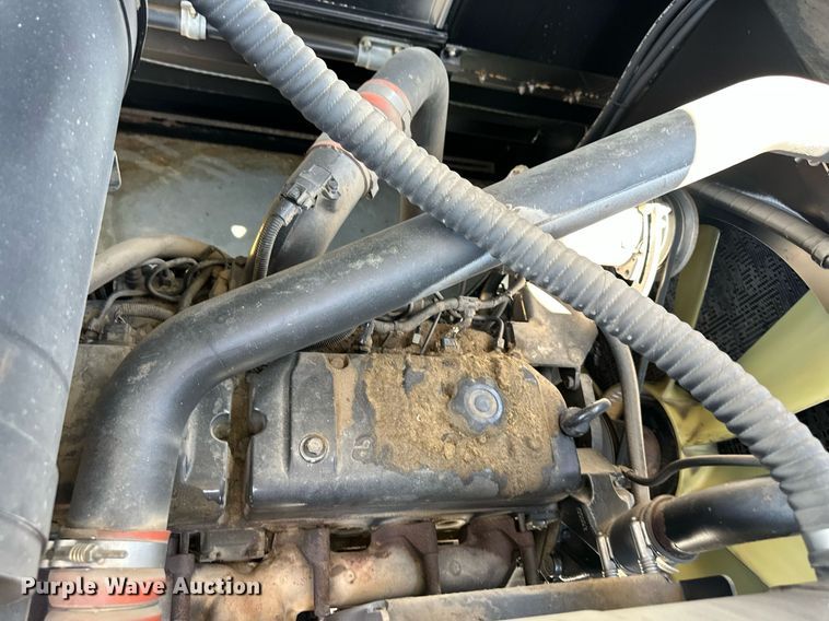 image for item DO4938 2006 Gleaner R65  combine