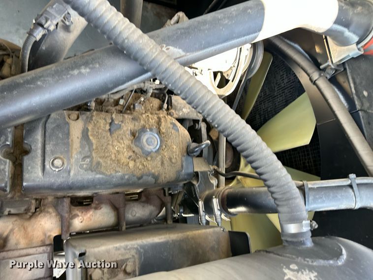 image for item DO4938 2006 Gleaner R65  combine