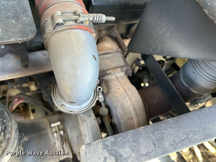 image for item DO4938 2006 Gleaner R65  combine