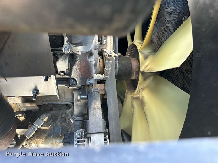 image for item DO4938 2006 Gleaner R65  combine