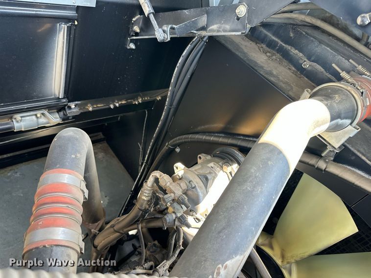 image for item DO4938 2006 Gleaner R65  combine