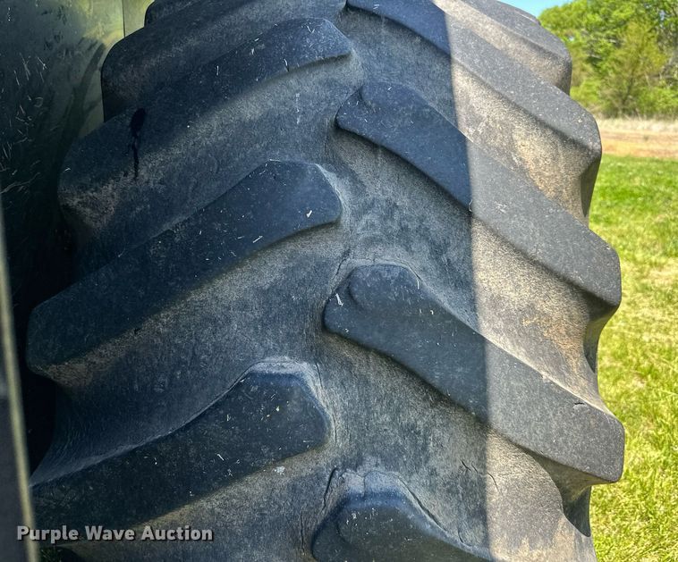 image for item DO4938 2006 Gleaner R65  combine