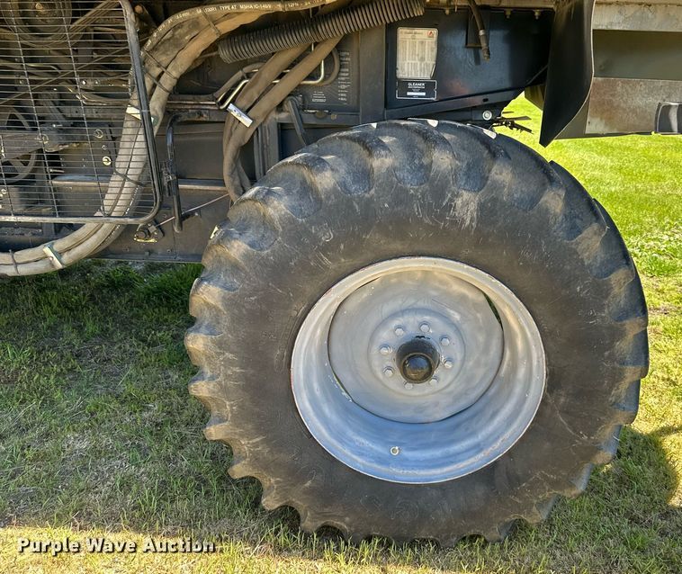 image for item DO4938 2006 Gleaner R65  combine