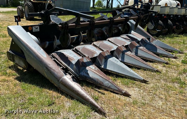 image for item DO4939 AGCO  corn head