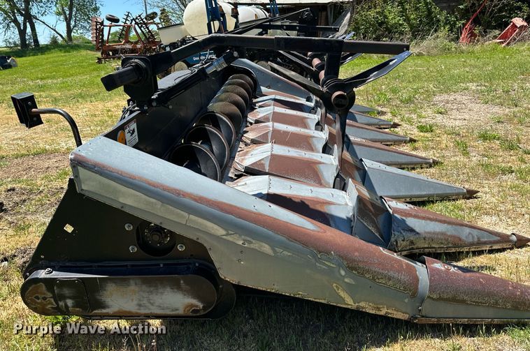 image for item DO4939 AGCO  corn head