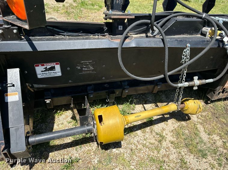 image for item DO4939 AGCO  corn head