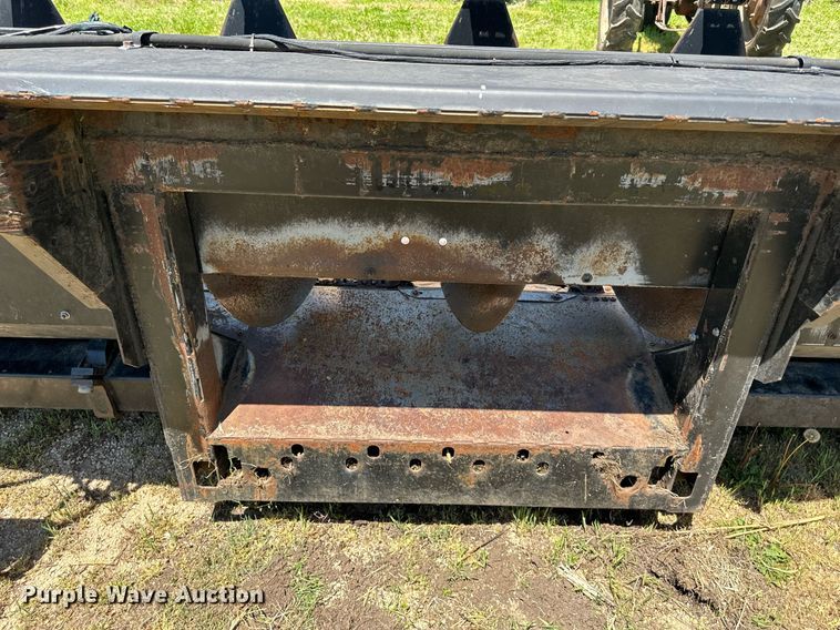 image for item DO4939 AGCO  corn head