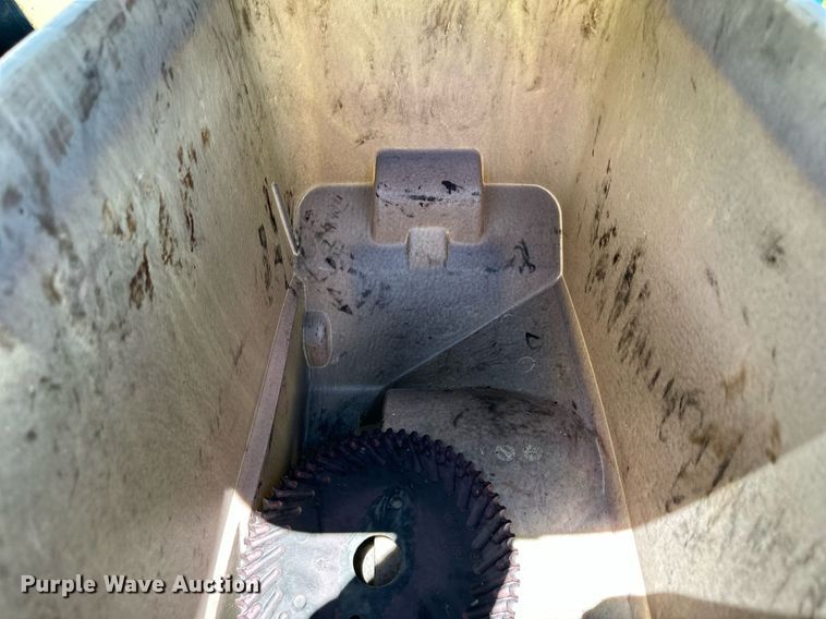 image for item DO4940 Kinze 3000  split row no-till planter