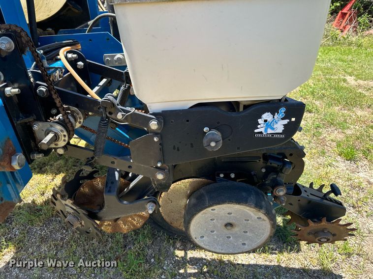 image for item DO4940 Kinze 3000  split row no-till planter